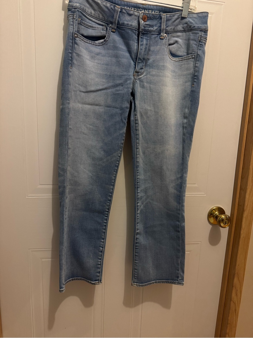 American Eagle Outfitters Sz 10
Artist Crop Stretch Jeans VGUC 😊😊